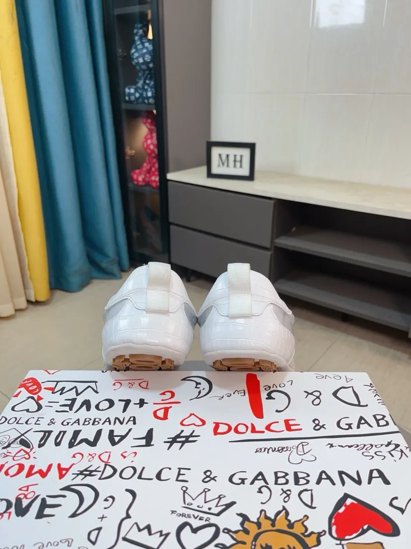 Men's shoes💰560🌹🌹"Dolce & Gabbana DG" original imported first-layer cowhide➕sheepskin lining, light on the foot, comfortable, versatile, original special outsole🔥favored by trendy men, welcome to compare quality🔥exquisite luxury, super A level! Compared with the genuine product at the counter, the version is no worse at all! Code number 38-44